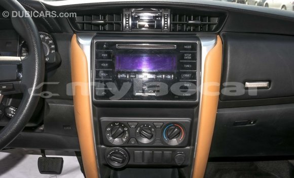 Acheter Import Voiture Toyota Fortuner Blanc à Import - Dubai, Attapeu Province Acheter Import Voiture Toyota Fortuner Blanc à Import - Dubai, Attapeu Province