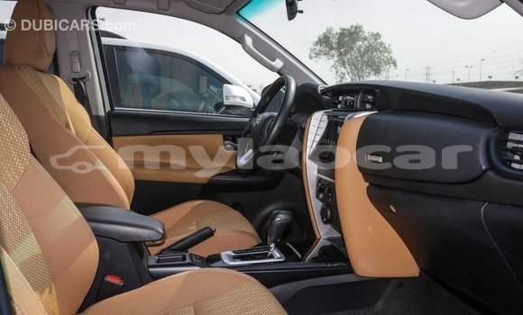 Acheter Import Voiture Toyota Fortuner Blanc à Import - Dubai, Attapeu Province Acheter Import Voiture Toyota Fortuner Blanc à Import - Dubai, Attapeu Province