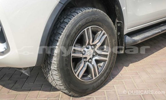 Acheter Import Voiture Toyota Fortuner Blanc à Import - Dubai, Attapeu Province Acheter Import Voiture Toyota Fortuner Blanc à Import - Dubai, Attapeu Province