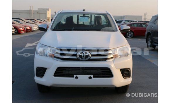 Acheter Import Voiture Toyota Hilux Blanc à Import - Dubai, Attapeu Province Acheter Import Voiture Toyota Hilux Blanc à Import - Dubai, Attapeu Province