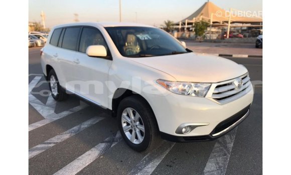 Buy Import Toyota Highlander White Car in Import - Dubai in Attapeu Province Buy Import Toyota Highlander White Car in Import - Dubai in Attapeu Province