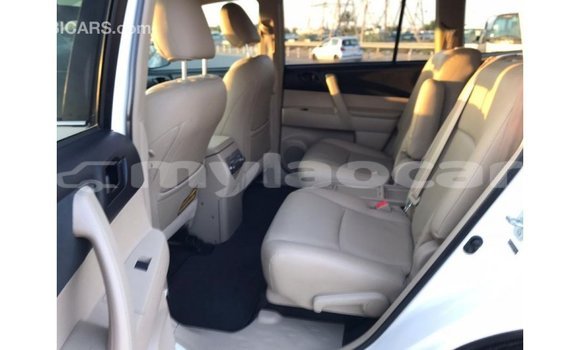 Buy Import Toyota Highlander White Car in Import - Dubai in Attapeu Province Buy Import Toyota Highlander White Car in Import - Dubai in Attapeu Province