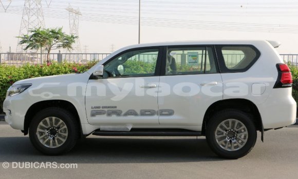 Acheter Import Voiture Toyota Prado Blanc à Import - Dubai, Attapeu Province Acheter Import Voiture Toyota Prado Blanc à Import - Dubai, Attapeu Province