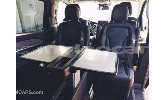 Buy Import Mercedes-Benz 250 Black Car in Import - Dubai in Attapeu Province Buy Import Mercedes-Benz 250 Black Car in Import - Dubai in Attapeu Province