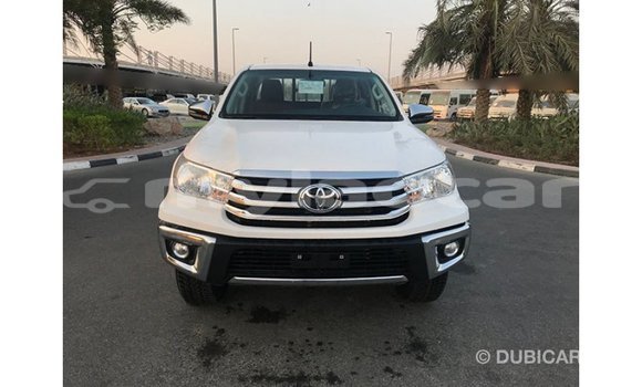 Acheter Import Voiture Toyota Hilux Blanc à Import - Dubai, Attapeu Province Acheter Import Voiture Toyota Hilux Blanc à Import - Dubai, Attapeu Province
