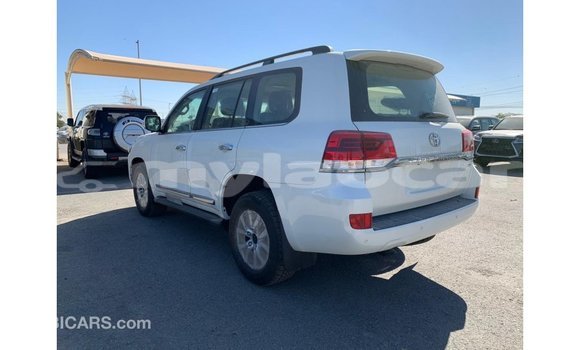 Buy Import Toyota Land Cruiser White Car in Import - Dubai in Attapeu Province Buy Import Toyota Land Cruiser White Car in Import - Dubai in Attapeu Province