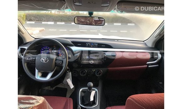 Acheter Import Voiture Toyota Hilux Blanc à Import - Dubai, Attapeu Province Acheter Import Voiture Toyota Hilux Blanc à Import - Dubai, Attapeu Province