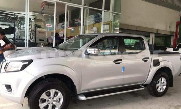 Buy Used Nissan Navara Silver Car in Vientiane in Vientiane Province Buy Used Nissan Navara Silver Car in Vientiane in Vientiane Province