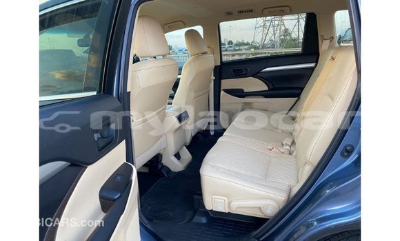 Buy Import Toyota Highlander Blue Car in Import - Dubai in Attapeu Province Buy Import Toyota Highlander Blue Car in Import - Dubai in Attapeu Province