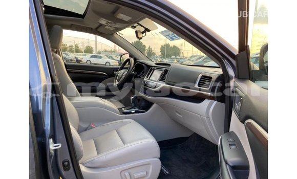 Buy Import Toyota Highlander Blue Car in Import - Dubai in Attapeu Province Buy Import Toyota Highlander Blue Car in Import - Dubai in Attapeu Province