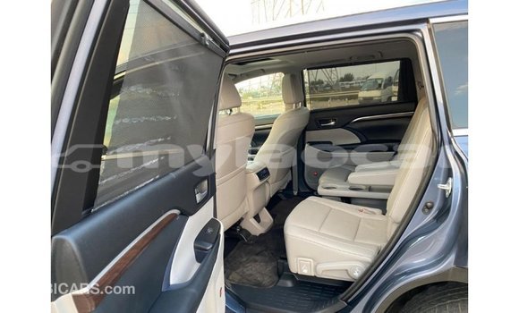 Buy Import Toyota Highlander Blue Car in Import - Dubai in Attapeu Province Buy Import Toyota Highlander Blue Car in Import - Dubai in Attapeu Province