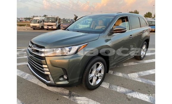 Buy Import Toyota Highlander Green Car in Import - Dubai in Attapeu Province Buy Import Toyota Highlander Green Car in Import - Dubai in Attapeu Province