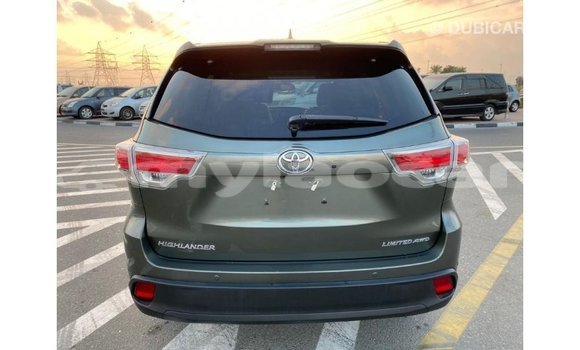 Buy Import Toyota Highlander Green Car in Import - Dubai in Attapeu Province Buy Import Toyota Highlander Green Car in Import - Dubai in Attapeu Province