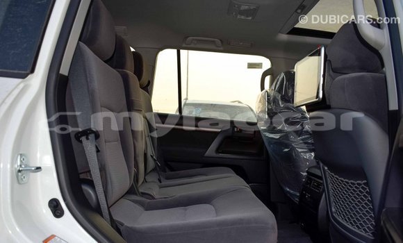 Buy Import Toyota Land Cruiser White Car in Import - Dubai in Attapeu Province Buy Import Toyota Land Cruiser White Car in Import - Dubai in Attapeu Province