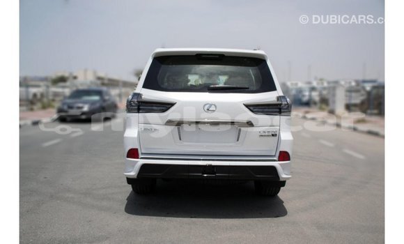 Acheter Import Voiture Lexus LX Blanc à Import - Dubai, Attapeu Province Acheter Import Voiture Lexus LX Blanc à Import - Dubai, Attapeu Province