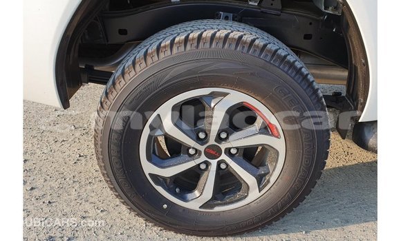 Buy Import Toyota Hilux White Car in Import - Dubai in Attapeu Province Buy Import Toyota Hilux White Car in Import - Dubai in Attapeu Province
