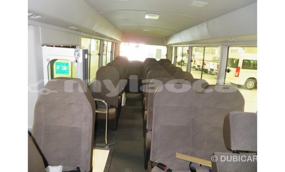 Acheter Import Voiture Toyota Coaster Blanc à Import - Dubai, Attapeu Province Acheter Import Voiture Toyota Coaster Blanc à Import - Dubai, Attapeu Province