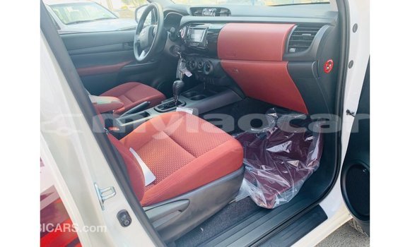 Buy Import Toyota Hilux White Car in Import - Dubai in Attapeu Province Buy Import Toyota Hilux White Car in Import - Dubai in Attapeu Province