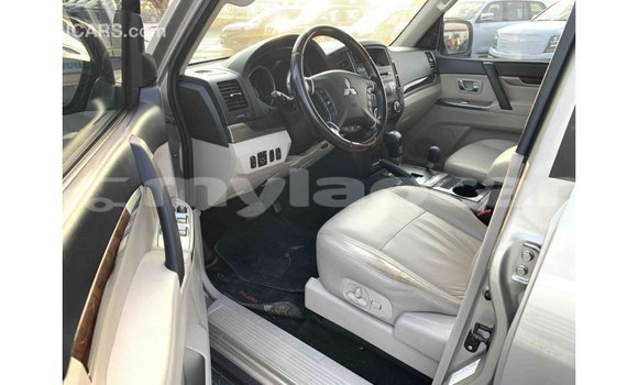 Buy Import Mitsubishi Pajero Other Car in Import - Dubai in Attapeu Province Buy Import Mitsubishi Pajero Other Car in Import - Dubai in Attapeu Province