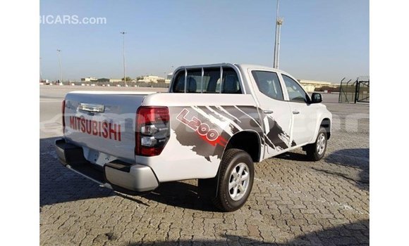 Buy Import Mitsubishi L200 White Car in Import - Dubai in Attapeu Province Buy Import Mitsubishi L200 White Car in Import - Dubai in Attapeu Province