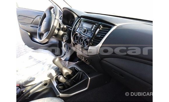 Buy Import Mitsubishi L200 White Car in Import - Dubai in Attapeu Province Buy Import Mitsubishi L200 White Car in Import - Dubai in Attapeu Province