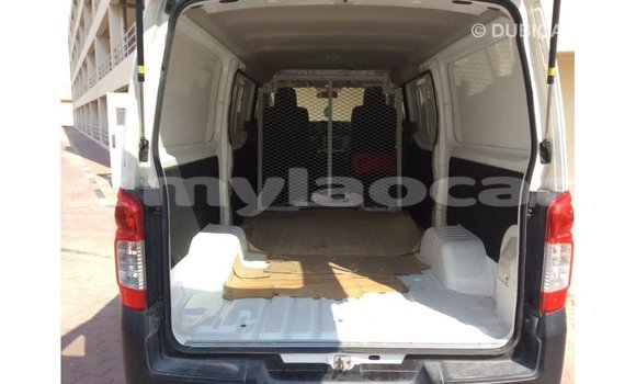 Acheter Import Utilitaire Nissan Evalia Blanc à Import - Dubai, Attapeu Province Acheter Import Utilitaire Nissan Evalia Blanc à Import - Dubai, Attapeu Province