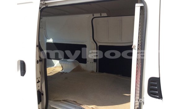 Acheter Import Utilitaire Nissan Evalia Blanc à Import - Dubai, Attapeu Province Acheter Import Utilitaire Nissan Evalia Blanc à Import - Dubai, Attapeu Province