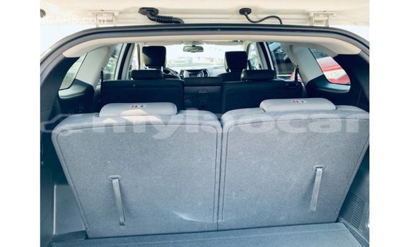 Buy Import Hyundai Santa Fe White Car in Import - Dubai in Attapeu Province Buy Import Hyundai Santa Fe White Car in Import - Dubai in Attapeu Province