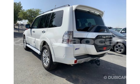 Buy Import Mitsubishi Pajero White Car in Import - Dubai in Attapeu Province Buy Import Mitsubishi Pajero White Car in Import - Dubai in Attapeu Province