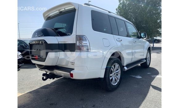 Buy Import Mitsubishi Pajero White Car in Import - Dubai in Attapeu Province Buy Import Mitsubishi Pajero White Car in Import - Dubai in Attapeu Province