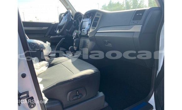 Buy Import Mitsubishi Pajero White Car in Import - Dubai in Attapeu Province Buy Import Mitsubishi Pajero White Car in Import - Dubai in Attapeu Province