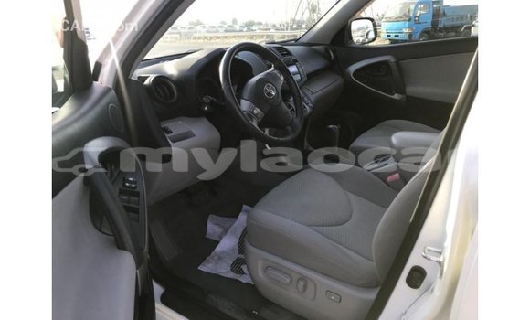 Buy Import Toyota 4Runner White Car in Import - Dubai in Attapeu Province Buy Import Toyota 4Runner White Car in Import - Dubai in Attapeu Province