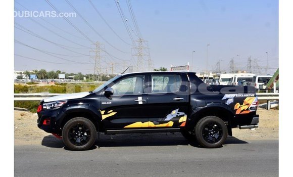 Acheter Import Voiture Toyota Hilux Noir à Import - Dubai, Attapeu Province Acheter Import Voiture Toyota Hilux Noir à Import - Dubai, Attapeu Province