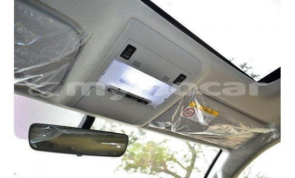 Acheter Import Voiture Toyota Land Cruiser Noir à Import - Dubai, Attapeu Province Acheter Import Voiture Toyota Land Cruiser Noir à Import - Dubai, Attapeu Province