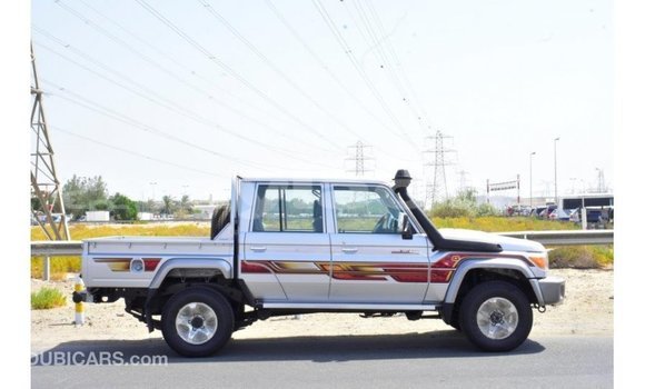 Acheter Import Voiture Toyota Land Cruiser Autre à Import - Dubai, Attapeu Province Acheter Import Voiture Toyota Land Cruiser Autre à Import - Dubai, Attapeu Province