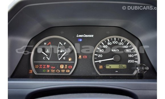 Acheter Import Voiture Toyota Land Cruiser Autre à Import - Dubai, Attapeu Province Acheter Import Voiture Toyota Land Cruiser Autre à Import - Dubai, Attapeu Province