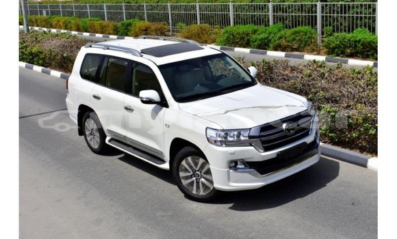 Buy Import Toyota Land Cruiser White Car in Import - Dubai in Attapeu Province Buy Import Toyota Land Cruiser White Car in Import - Dubai in Attapeu Province