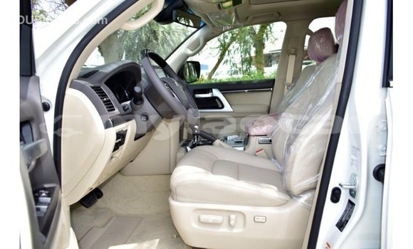 Buy Import Toyota Land Cruiser White Car in Import - Dubai in Attapeu Province Buy Import Toyota Land Cruiser White Car in Import - Dubai in Attapeu Province