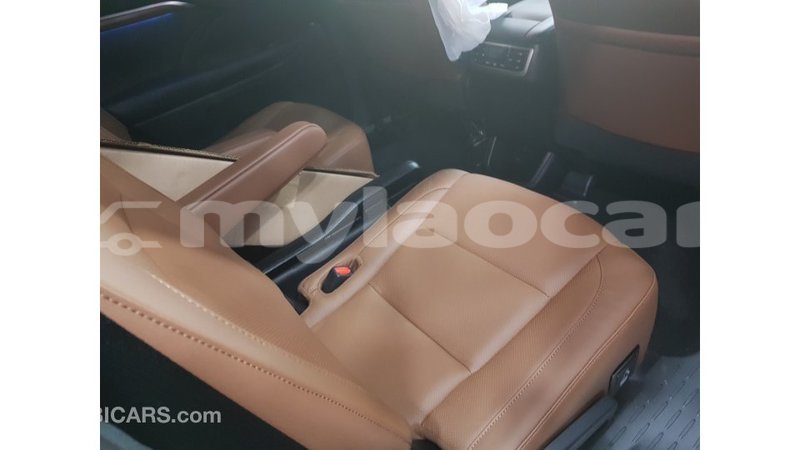 Big with watermark toyota highlander attapeu province import dubai 1975