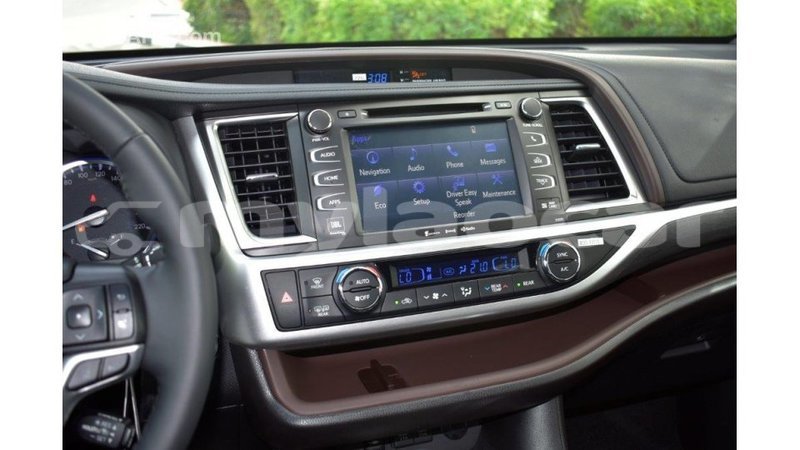 Big with watermark toyota highlander attapeu province import dubai 1975