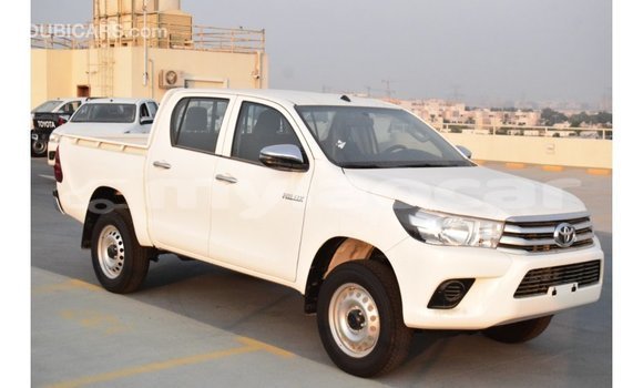 Acheter Import Voiture Toyota Hilux Blanc à Import - Dubai, Attapeu Province Acheter Import Voiture Toyota Hilux Blanc à Import - Dubai, Attapeu Province