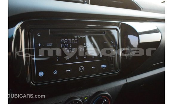 Acheter Import Voiture Toyota Hilux Blanc à Import - Dubai, Attapeu Province Acheter Import Voiture Toyota Hilux Blanc à Import - Dubai, Attapeu Province