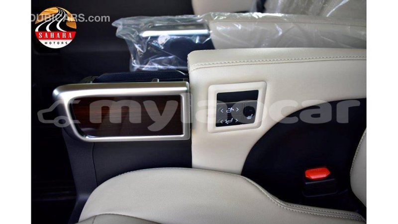 Big with watermark toyota granvia attapeu province import dubai 1987