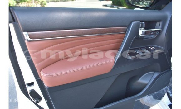 Buy Import Toyota Land Cruiser White Car in Import - Dubai in Attapeu Province Buy Import Toyota Land Cruiser White Car in Import - Dubai in Attapeu Province