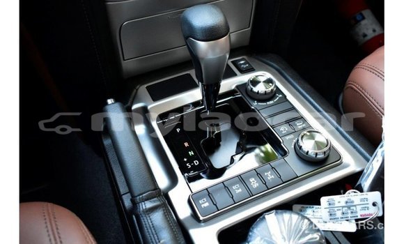 Buy Import Toyota Land Cruiser White Car in Import - Dubai in Attapeu Province Buy Import Toyota Land Cruiser White Car in Import - Dubai in Attapeu Province