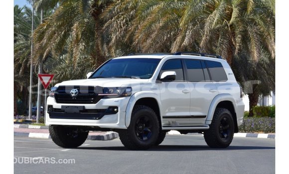 Buy Import Toyota Land Cruiser White Car in Import - Dubai in Attapeu Province Buy Import Toyota Land Cruiser White Car in Import - Dubai in Attapeu Province