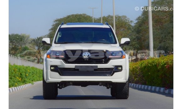 Buy Import Toyota Land Cruiser White Car in Import - Dubai in Attapeu Province Buy Import Toyota Land Cruiser White Car in Import - Dubai in Attapeu Province