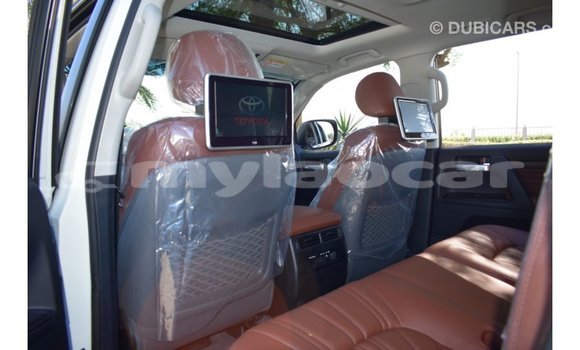 Buy Import Toyota Land Cruiser White Car in Import - Dubai in Attapeu Province Buy Import Toyota Land Cruiser White Car in Import - Dubai in Attapeu Province