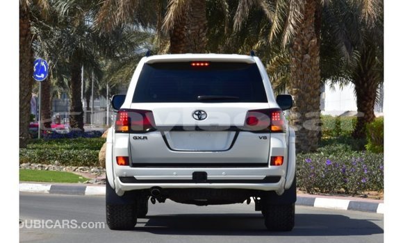 Buy Import Toyota Land Cruiser White Car in Import - Dubai in Attapeu Province Buy Import Toyota Land Cruiser White Car in Import - Dubai in Attapeu Province
