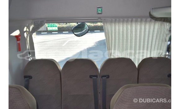 Acheter Import Voiture Toyota Coaster Blanc à Import - Dubai, Attapeu Province Acheter Import Voiture Toyota Coaster Blanc à Import - Dubai, Attapeu Province